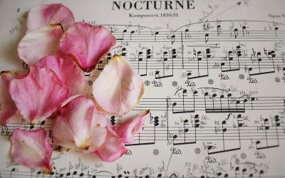 Букет нежных композиций расцветет в весенней программе «Цветы для любимых»