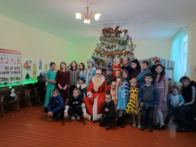 В Киселевском СК прошло новогоднее представление для детей