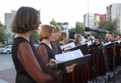 К Дню области Хоровая капелла Тюменской филармонии подарила жителям города концерт