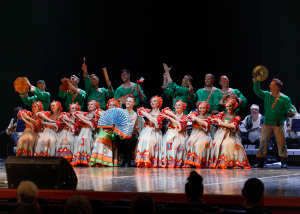 Ансамбль русского танца «Огоньки» Алтайского края выступил в Тюменской Филармонии