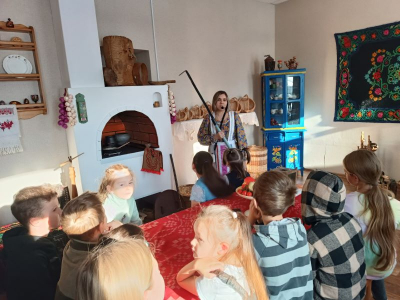 На осенних каникулах учащиеся 1 «В» и 2 «Б» классов посетили Юргинский краеведческий музей.
