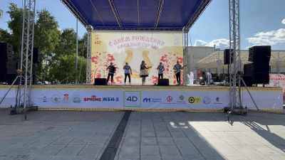 Артисты Заводоуковского культурно-досугового центра  выступили на Тюменской сцене в День города