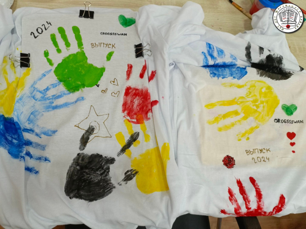 Мастер-класс по росписи футболок &quot;Создай шедевр своими руками&quot; для выпускников Вагайской школы.