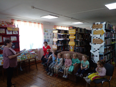 В Чернаковской библиотеке прошла акция-призыв: «Память о войне нам книга оставляет».