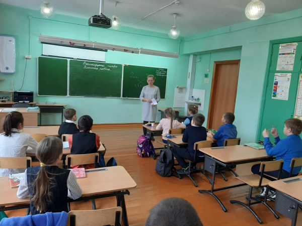 Беседа «Права и обязанности» состоялась в четвертом классе Пятковской средней школы 18 ноября