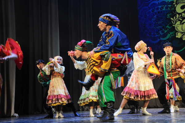 Программой «Танец- душа народа» откроет новый творческий сезон ансамбль «Зори Тюмени»