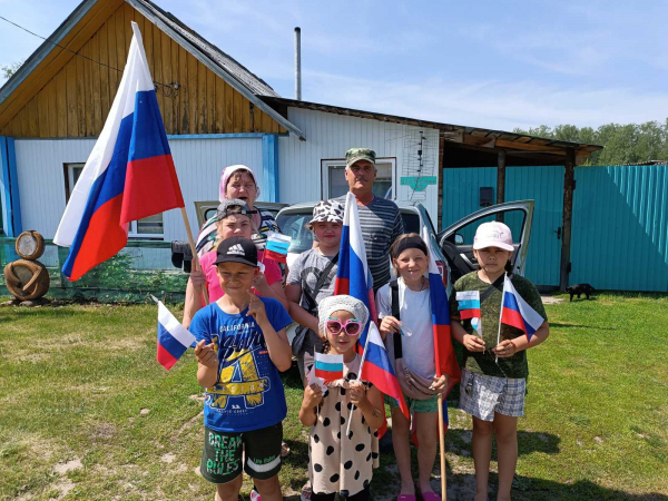 Акция «Россия - наш дом» прошла 12 июня в деревне Карагужёва