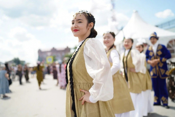 В Ялуторовске прошёл фестиваль национальных культур «Венок дружбе»