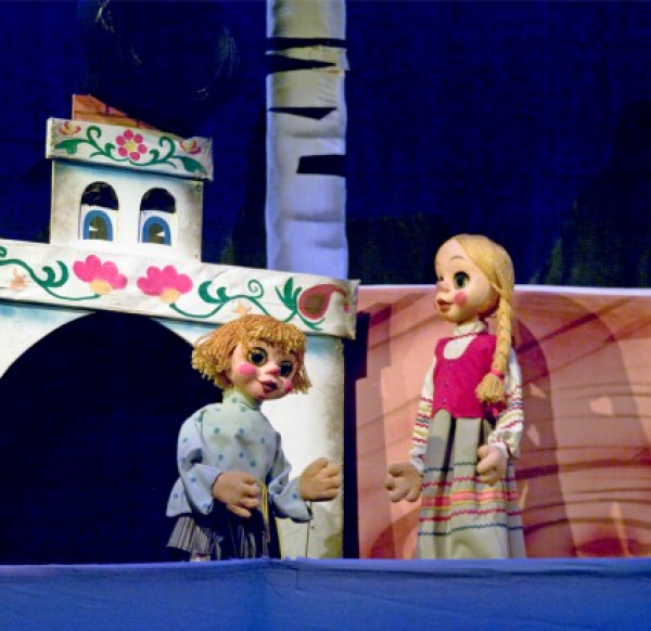Театр кукол приглашает провести выходные вместе