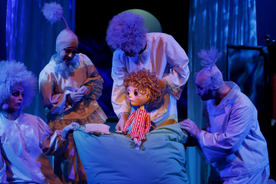 Театр кукол приглашает провести выходные вместе!