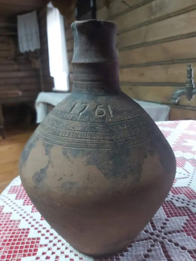 Чернолощёный кувшин 1761 года — уникальный артефакт Упоровского музея