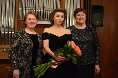 Приглашаем слушателей в Тюменскую филармонию на сольный концерт Эльвиры Саниевской