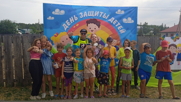 1 июня в деревне Железный Перебор прошёл фестиваль &quot;Праздник радости и детства&quot;