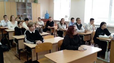 Культурный навигатор для молодёжи: в Ворогушинской школе рассказали о возможностях Пушкинской карты