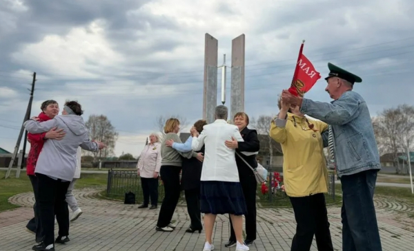 В Ивановке звучали песни Победы и кружился «Вальс Победы»