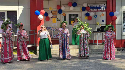 «Танцуй и пой, моя Россия!»