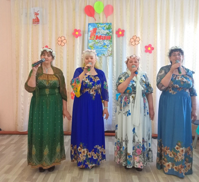 Праздничный концерт «Встречаем песней Первомай!»