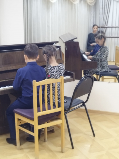 Концерт учеников фортепианного отделения преподавателя Садиковой К. О.