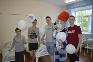 Кот Матроскин поздравил маленьких пациентов Детского соматического отделения с праздником!