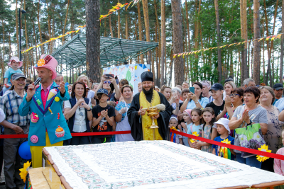 В Заводоуковске на День города изготовили пряник-гигант