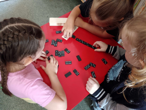 Час настольных игр «Весёлая игротека»