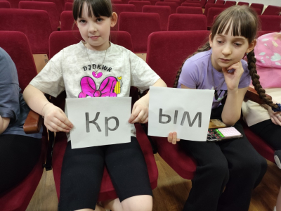 В Емуртлинском СДК прошел литературно-музыкальный вечер «Крым - это Россия!»