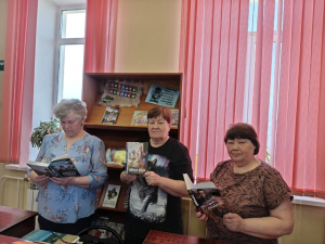 Обзор книжной выставки "Читайте новинки"