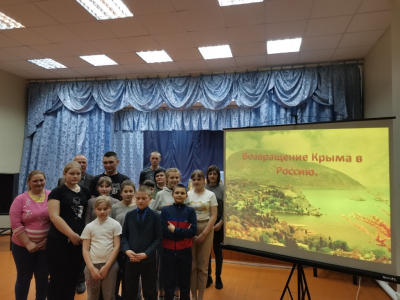 17 марта в Нижнеманайском Доме культуры состоялся литературно-музыкальный вечер «Крым. Возвращение в родную гавань!»