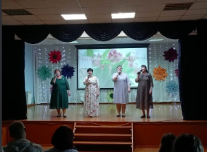 Праздничный концерт "Улыбки весны"