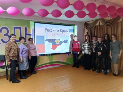 В Чернаковском СДК прошел музыкально-литературный вечер «Крым. Возвращение в родную гавань»