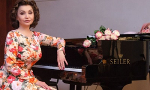 Эльвира Саниевская приглашает на весенний концерт