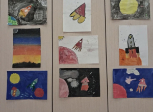 Выставка рисунков "Космос"