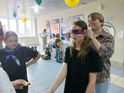 Развлекательная игра &quot;Поделись улыбкою своей&quot;