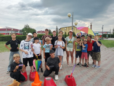 Детская дворовая игровая программа «Весёлый дворик»